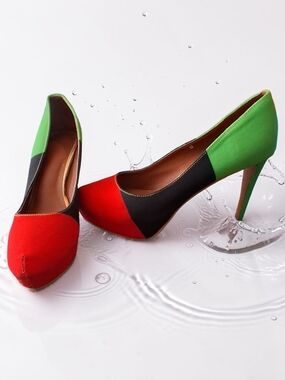 Tri-Tone Pointed Toe Stiletto Platform Pumps in Red, Black & Green Womens Size 8